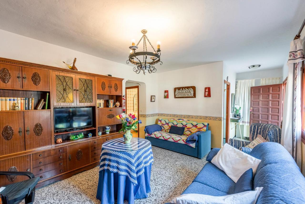 מאלגה Los Algarrobos - Mountain And Relax Near The Beach מראה חיצוני תמונה