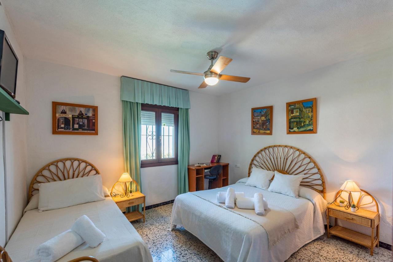 מאלגה Los Algarrobos - Mountain And Relax Near The Beach מראה חיצוני תמונה