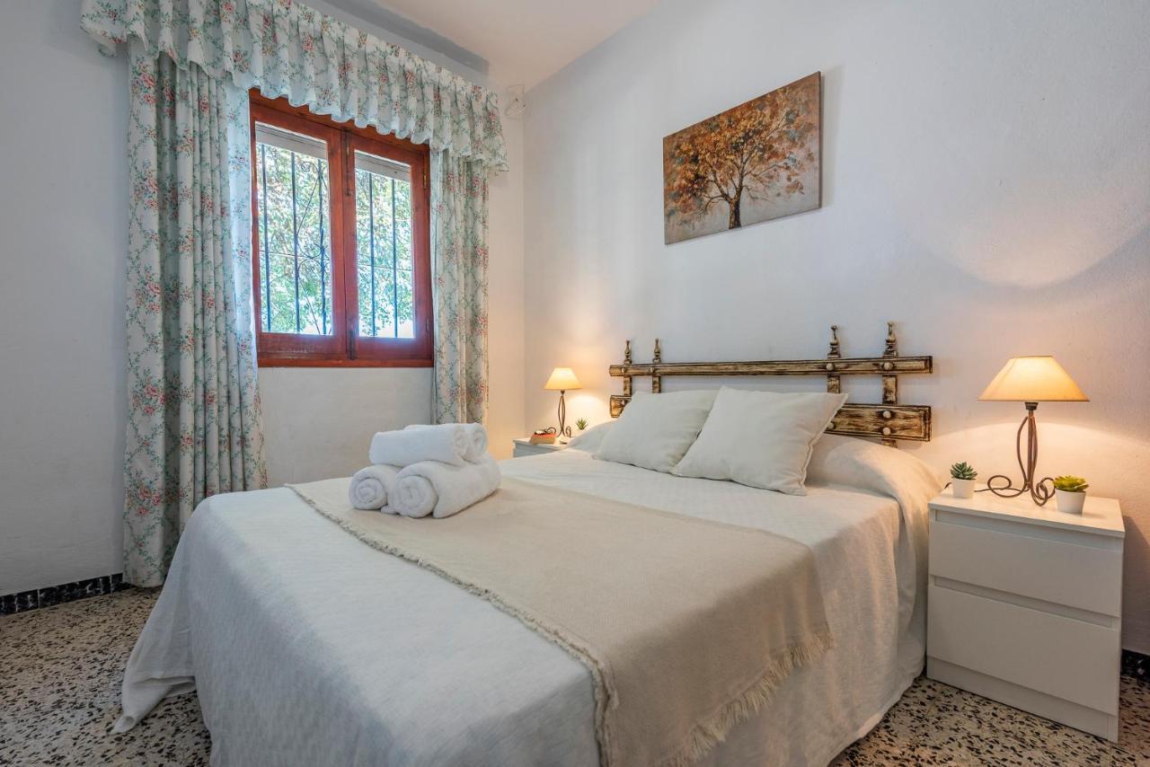 מאלגה Los Algarrobos - Mountain And Relax Near The Beach מראה חיצוני תמונה